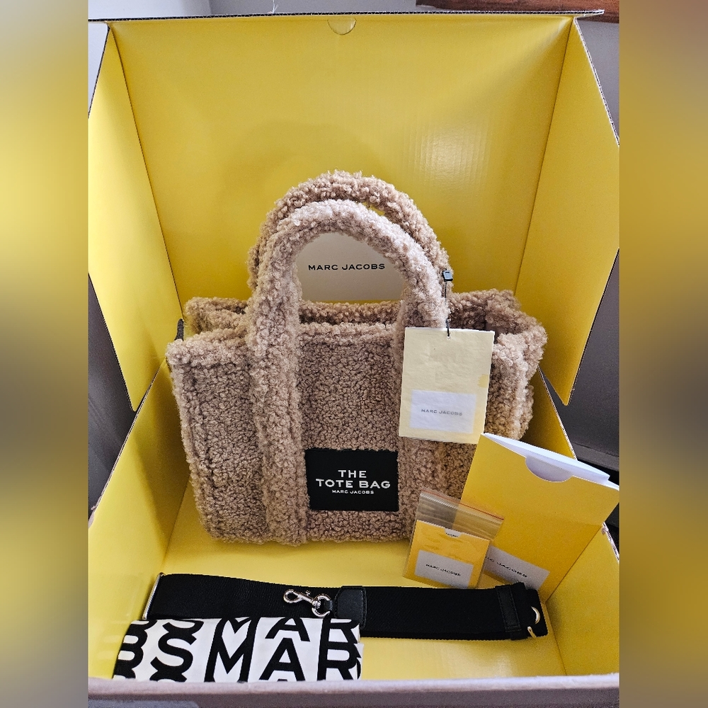 Limited Edition NWT Marc Jacobs The Teddy Tote Bag in Color BEIGE, Size Medium